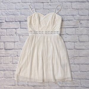 A Byer White Lace Sleeveless Mini Dress Party Romantic Size Small Juniors 5